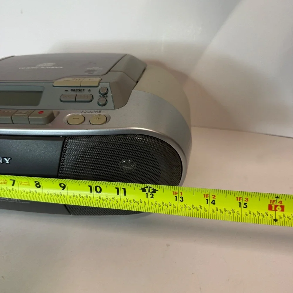 Sony CFD-S01 CD Radio‎ Cassette-Corder Silver Portable Boombox Mega Bass AM/FM